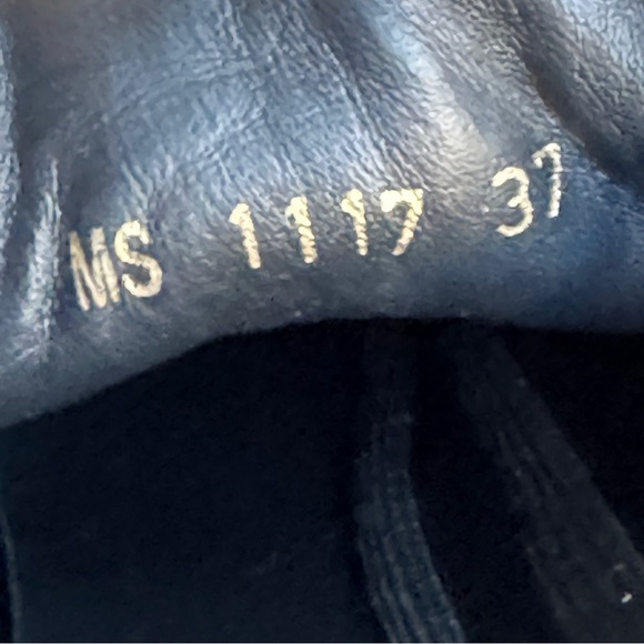 Louis Vuitton Frontrow Monogram Canvas Sneaker - Picture 9 of 9